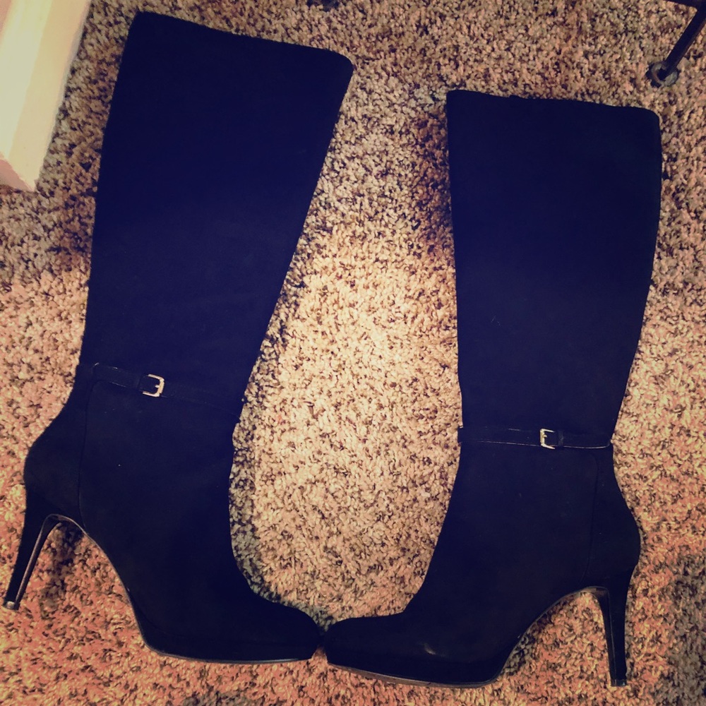 Nine West Size 8 Black Suede boots